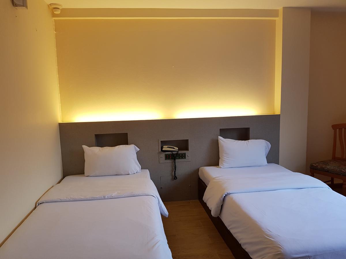 K.S.Pavilion Hotel Nakhonratchasima Εξωτερικό φωτογραφία
